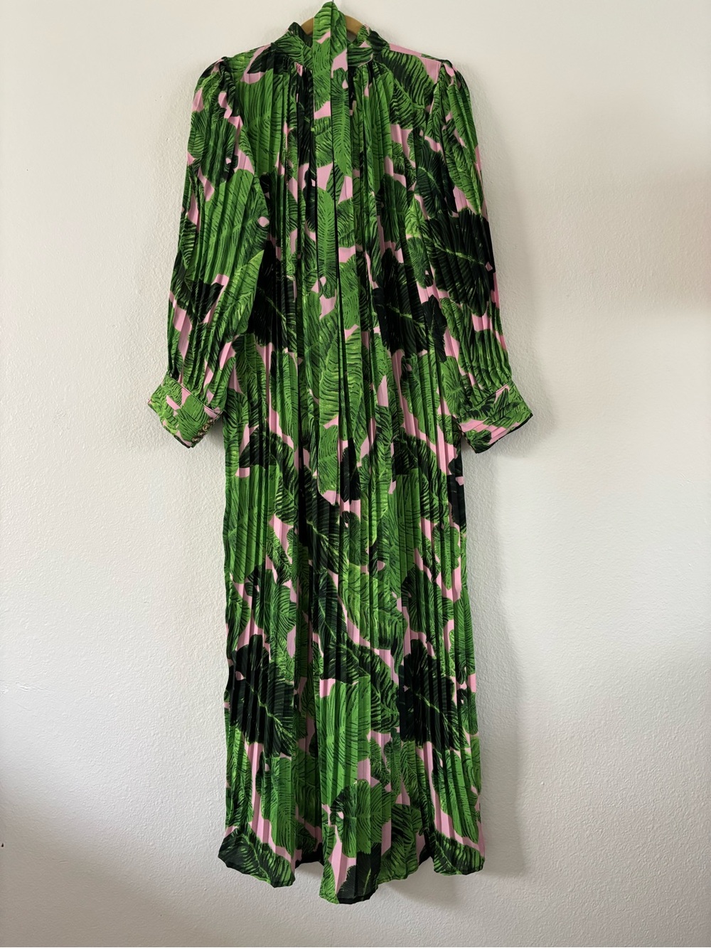 Beulah Tropical Green & Pink Leaf Print Pleated Maxi Dress - Picture 8 of 11